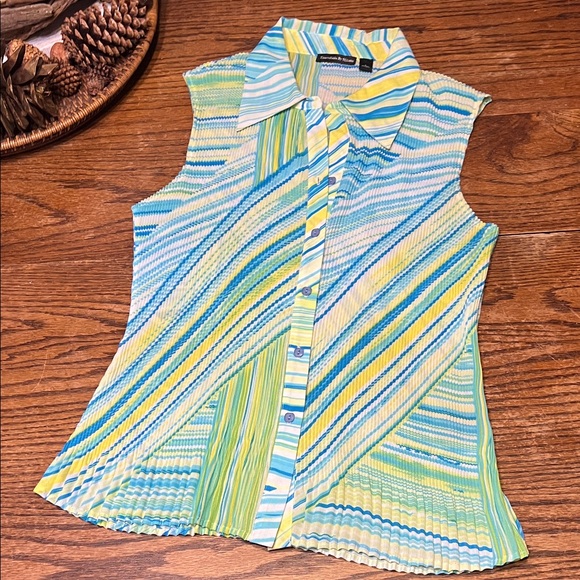 Essentials by Milano Multicolor Accordion Pleated stretchy  Sleeveless Shirt - Picture 1 of 6